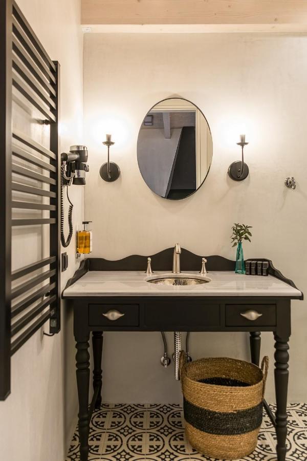 Pomegranate Suites Kavala Bagian luar foto
