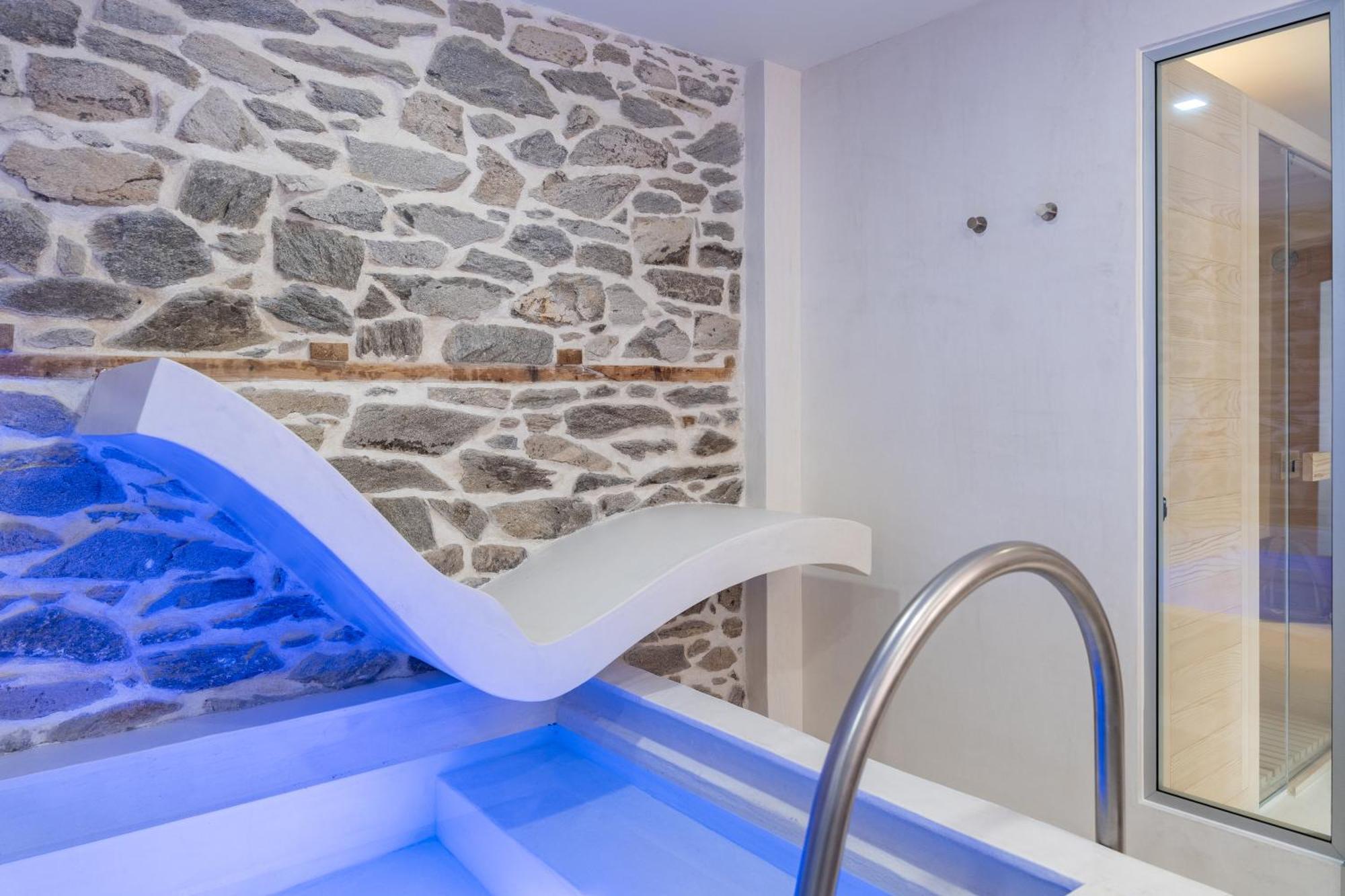 Pomegranate Suites Kavala Bagian luar foto